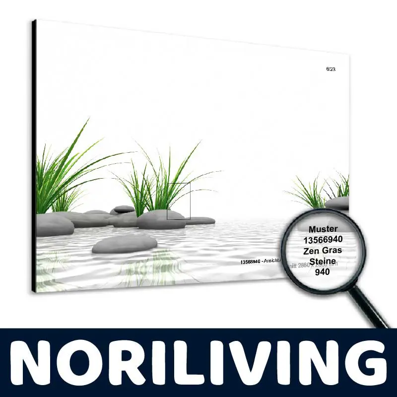 Leinwandbild mit Zen Steinen und Gras im Wasser von Noriliving, zeigt eine beruhigende Naturszene